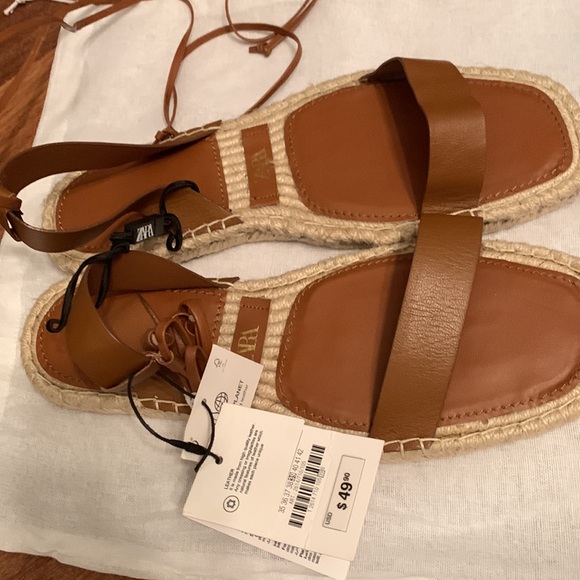 Zara Flat Leather Sandal - Picture 3 of 9